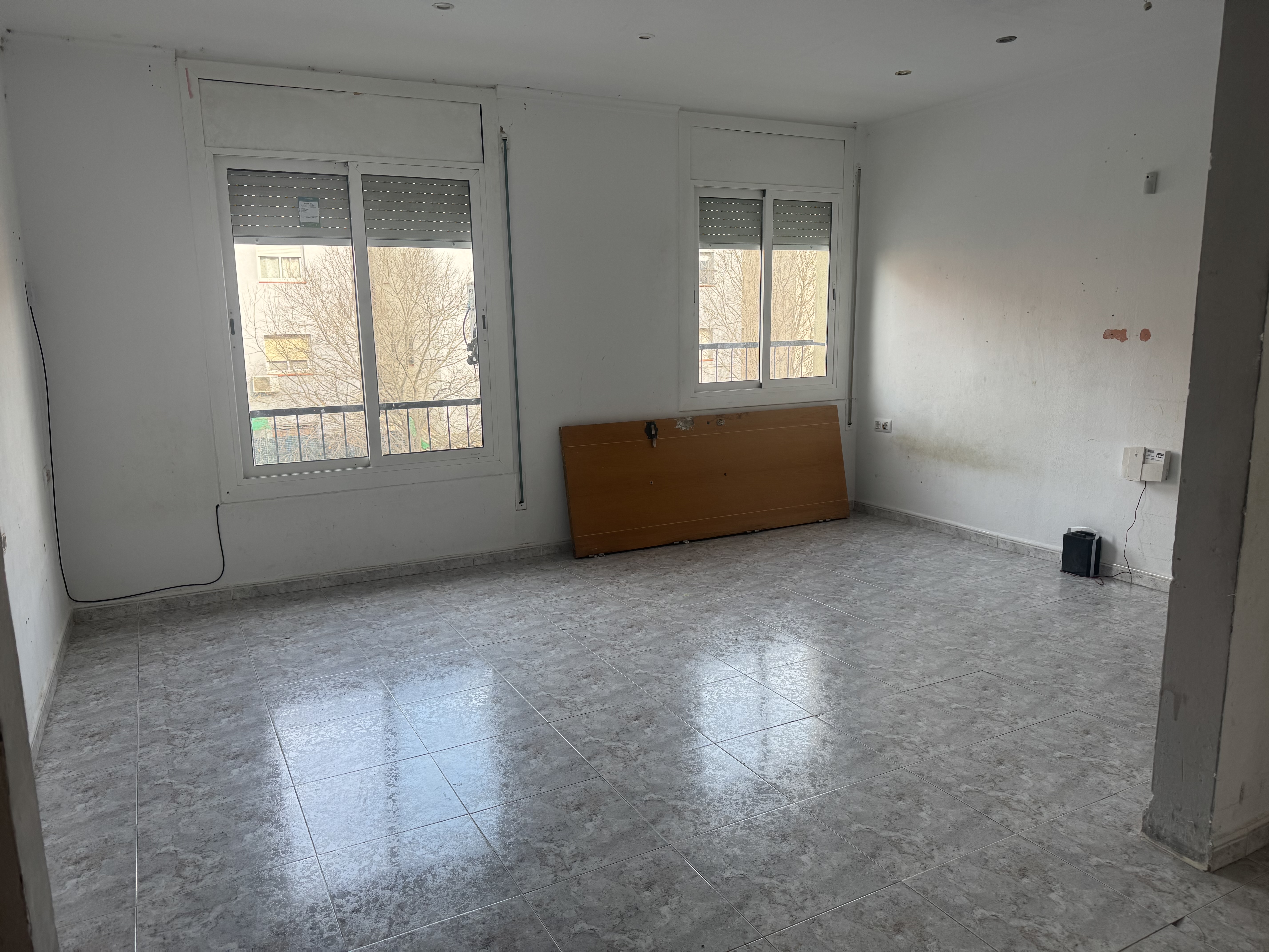 Piso en Venta en Font pudenta Montcada i Reixac, Barcelona 90.000 €